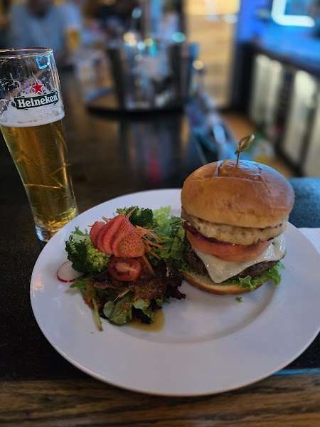 Oliver Twist Pub & Grill