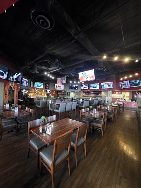 Oggi's Sports, Brewhouse & Pizza