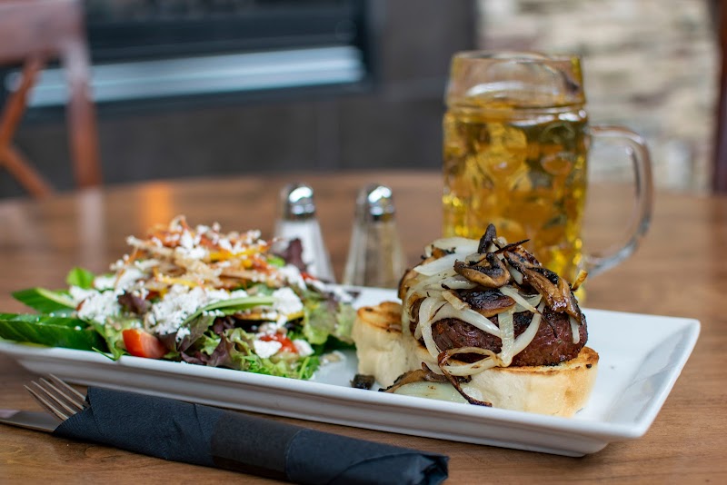 Vimy's Lounge & Grill