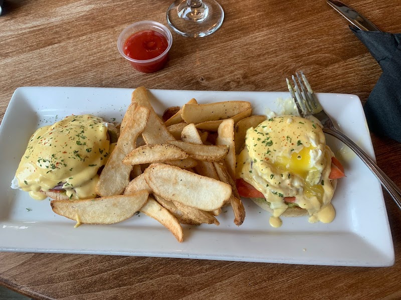 Vimy's Lounge & Grill