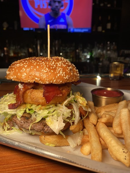 Midtown Lounge
