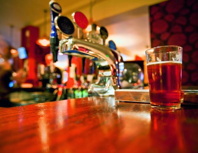 Finn's Irish Pub (Parktown Hotel)
