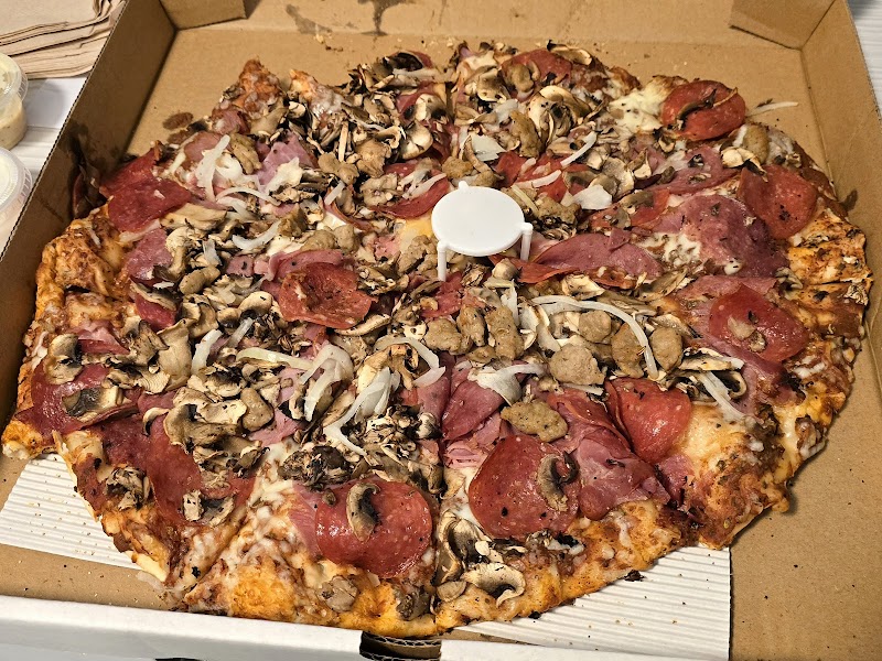 Me-n-Ed's Pizza*