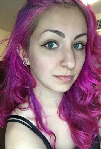 Photo of a Yaymaker Host named Deanna Falvo