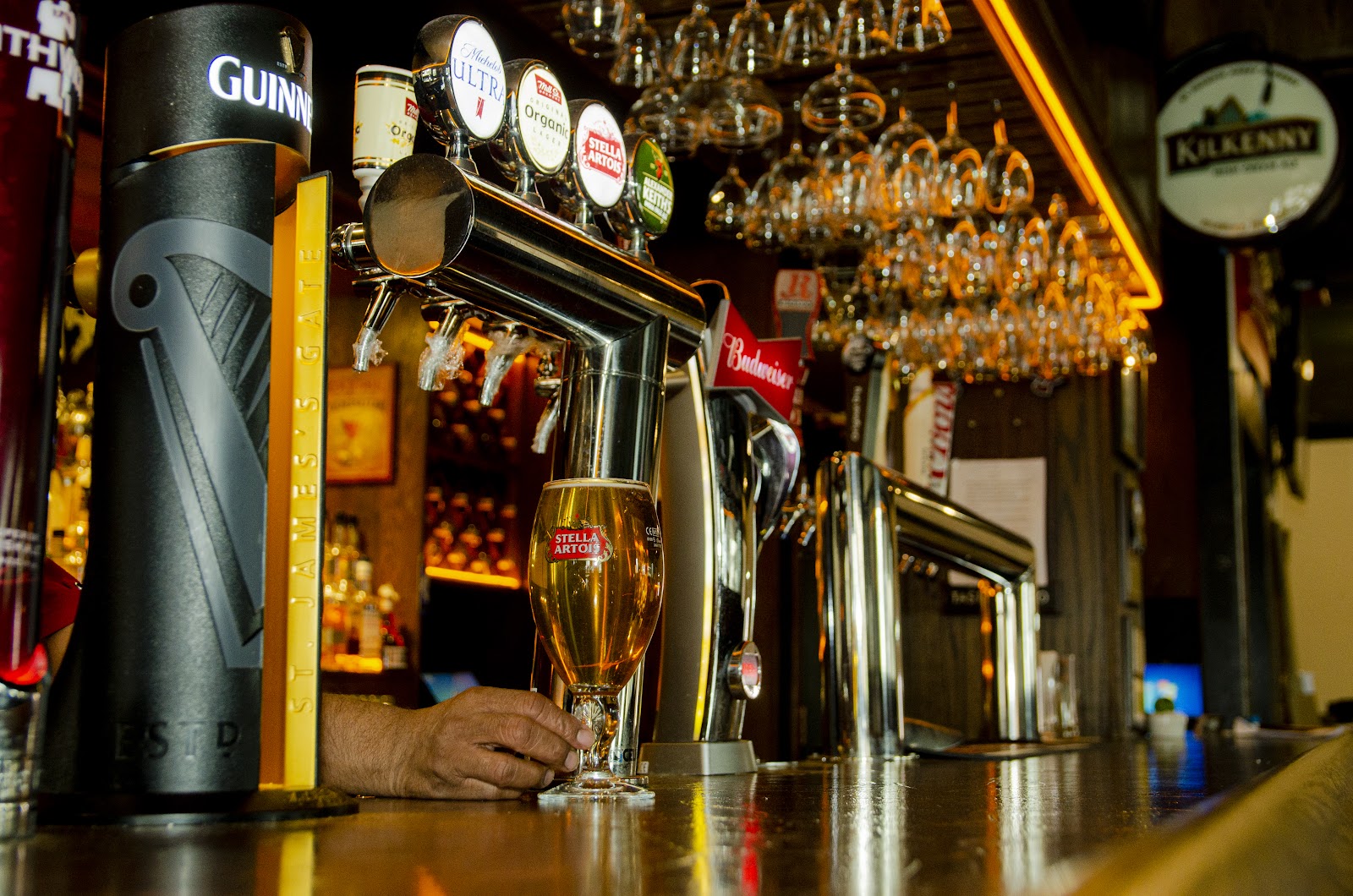 KCR Bar & Grill