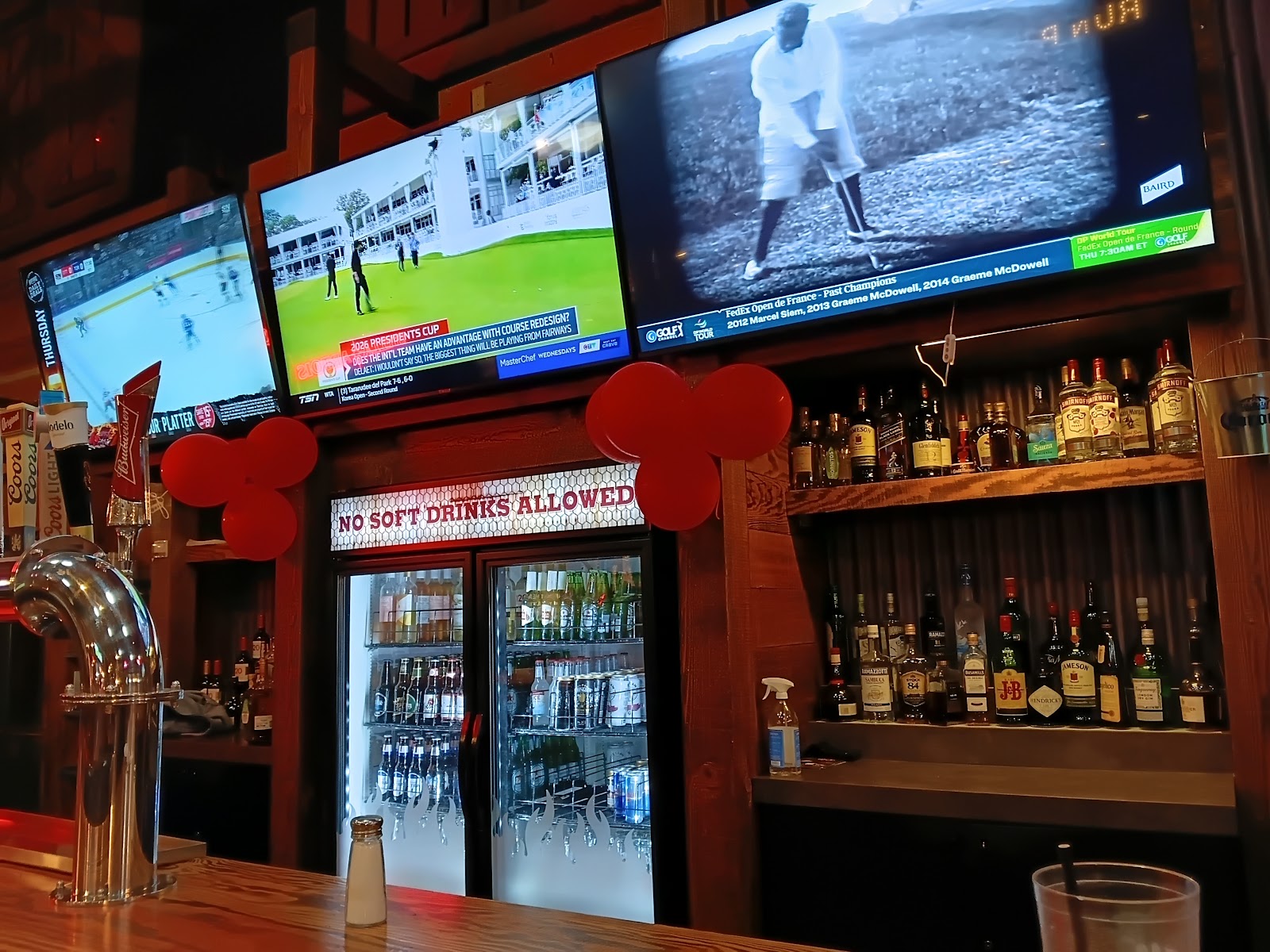 Montana's BBQ & Bar Mississauga - Courtneypark 