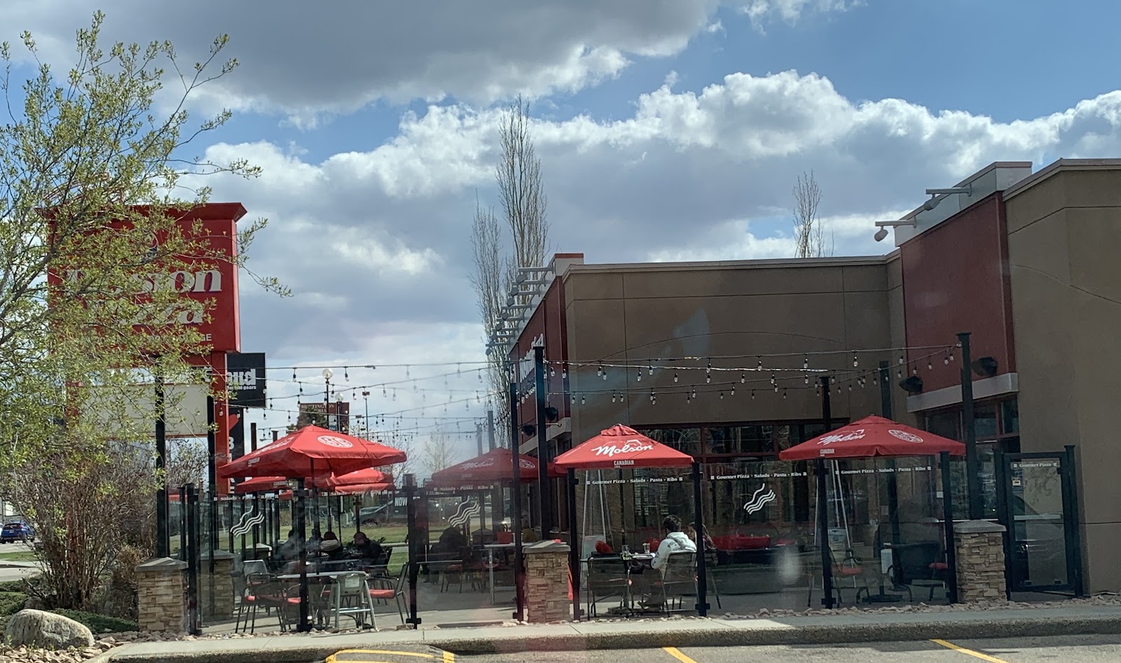 Boston Pizza Calgary Trail