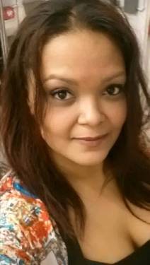 Yaymaker Host Elle C.