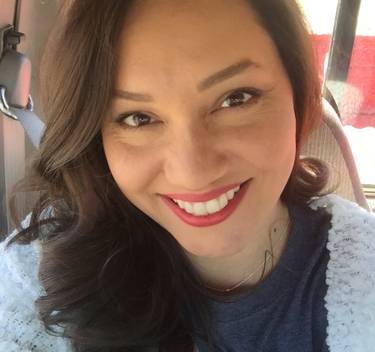 Yaymaker Host Linda Nunley located in Janesville, WI