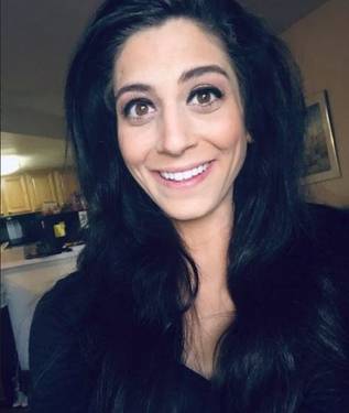 Yaymaker Host Ashley Watkins located in Stevenson Ranch, CA