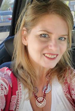 Yaymaker Host Pamela Wolfe located in FAIR OAKS, CA
