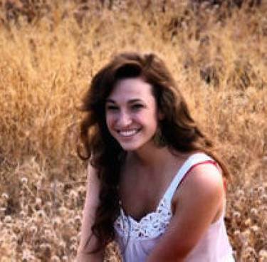 Yaymaker Host Shelby Wells located in Dundee, OR