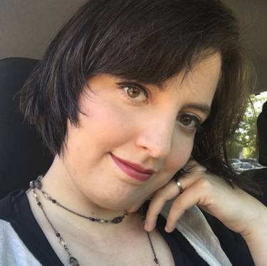 Yaymaker Host Elizabeth "Rei" Cusimano #TeamSongbird located in Kent, WA