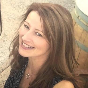Yaymaker Host Jennifer Linley located in Janesville, WI