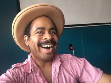 Yaymaker Host Raymond Burks located in FAYETTEVILLE, AR
