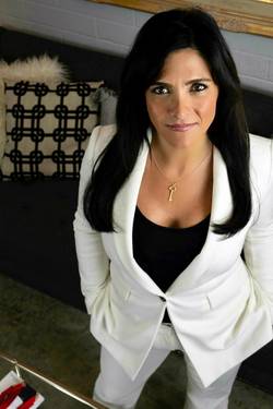 Yaymaker Host Alison Robertson located in WINNETKA, CA
