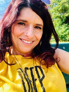 Yaymaker Host Lisa Arce located in NORTHPORT, NY