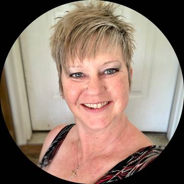 Yaymaker Host Cari Meston located in N DINWIDDIE, VA