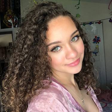 Yaymaker Host Jessie Meyer located in OXFORD, FL