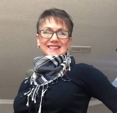 Yaymaker Host Cynthia Breadner located in Bradford, ON