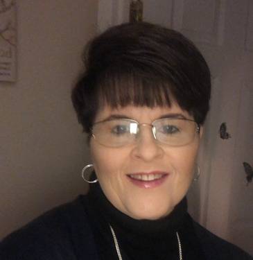 Yaymaker Host Lori Murphy located in Brockville, ON