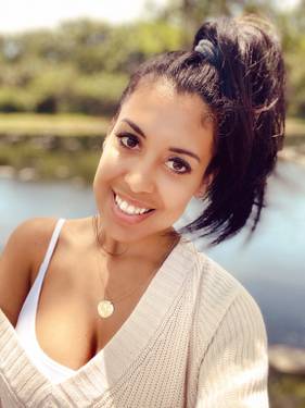 Yaymaker Host Sarah Ellis located in PALM BAY, FL