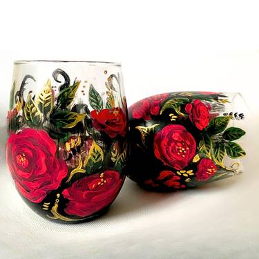 A Paint Your Glass  Gilded Red Roses experience project by Yaymaker