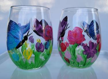 A Stemless Wine Glass painting Butterfly Spring 2 glasses experience project by Yaymaker