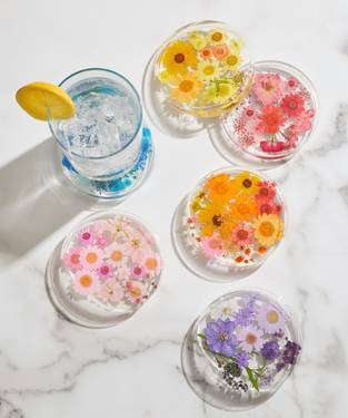 A Floral Resin Coasters  Set of 4  experience project by Yaymaker