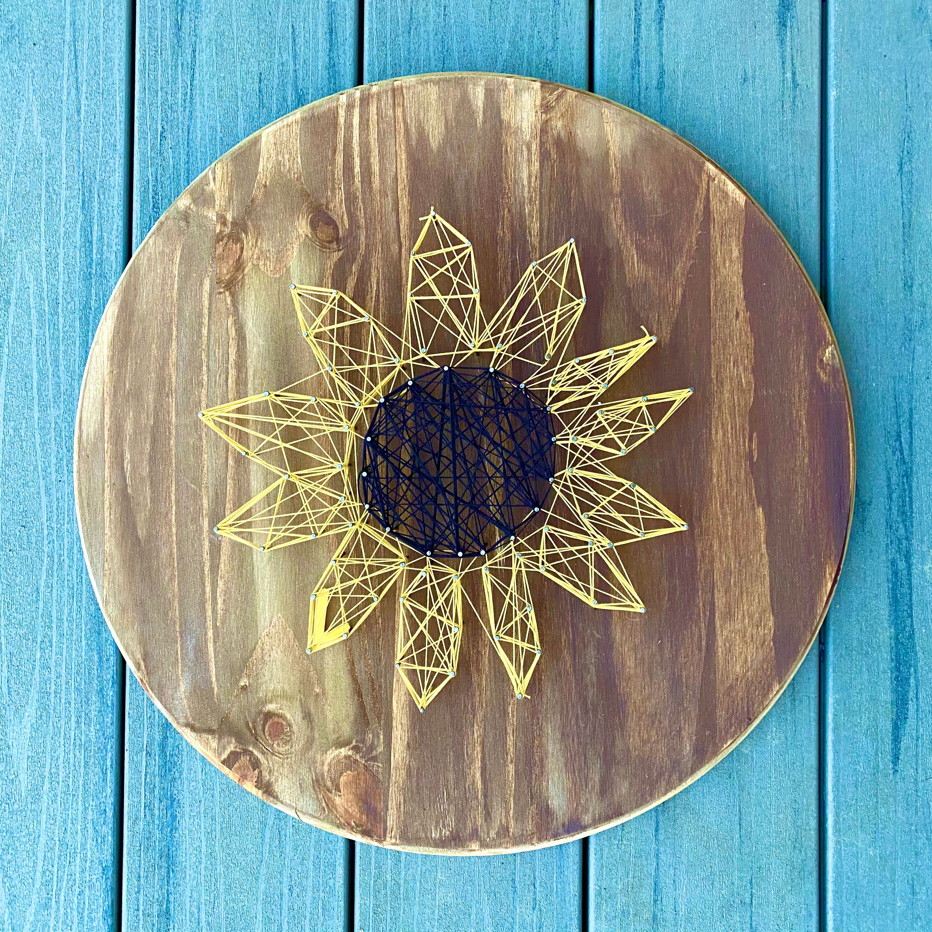 A String Art Sunflower on Wood Pine Pallet experience project by Yaymaker