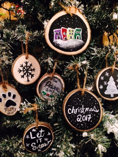A Customizable Wood Slice Ornaments paint nite project by Yaymaker