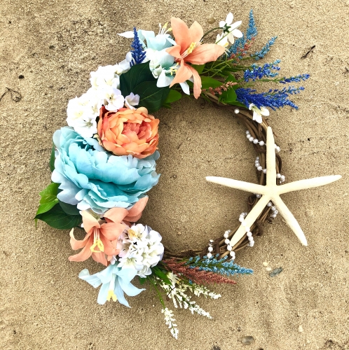 A Washed Ashore Beach Wreath plant nite project by Yaymaker