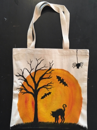 A Spooktacular Halloween Tote Bag paint nite project by Yaymaker
