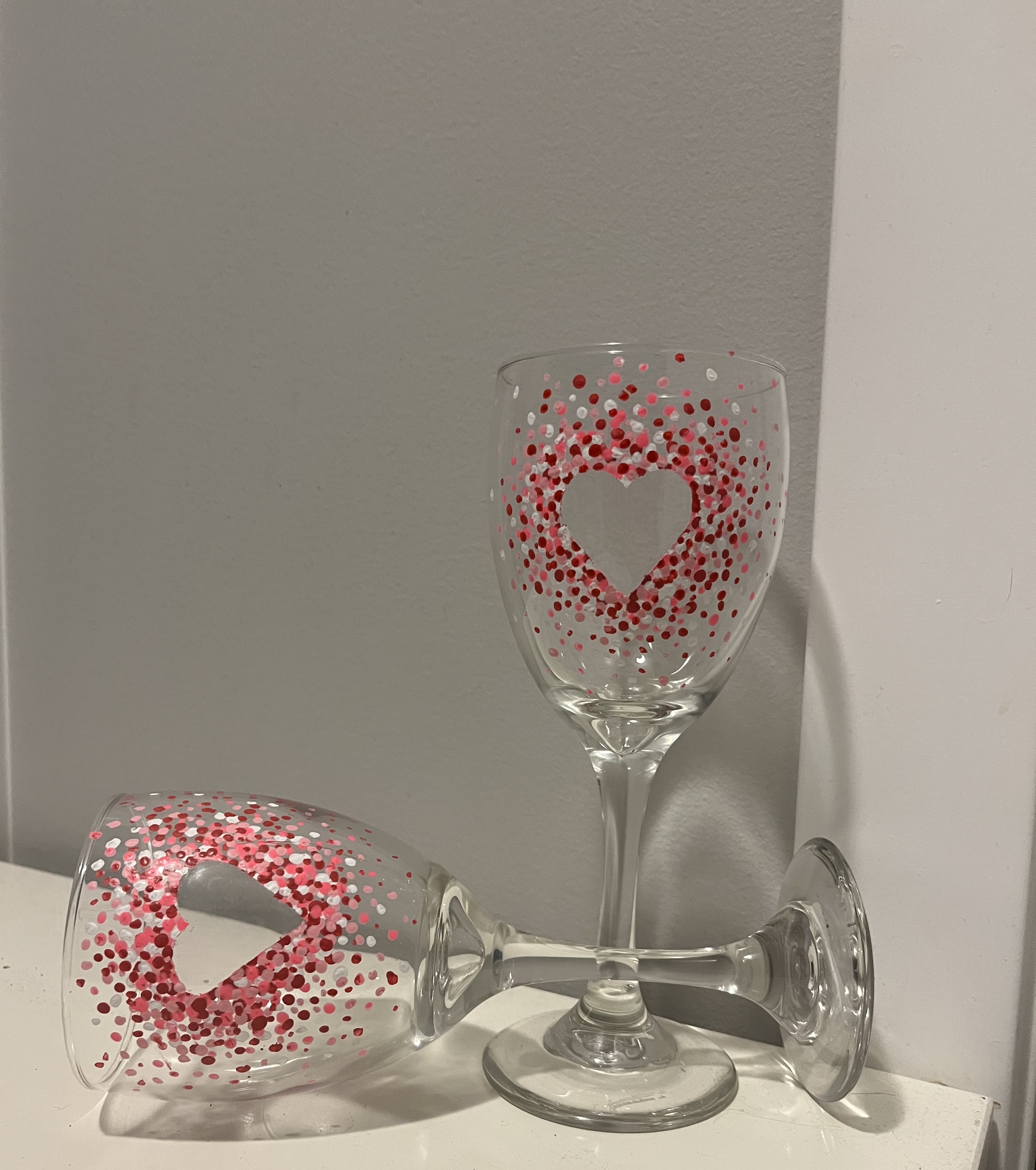 A Valentines Day wine glasses experience project by Yaymaker