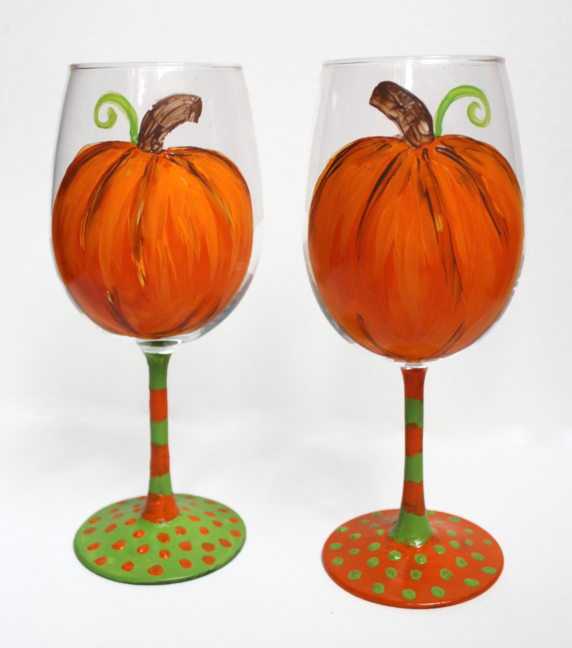 A Pumpkin Patch WINE GLASSES paint nite project by Yaymaker