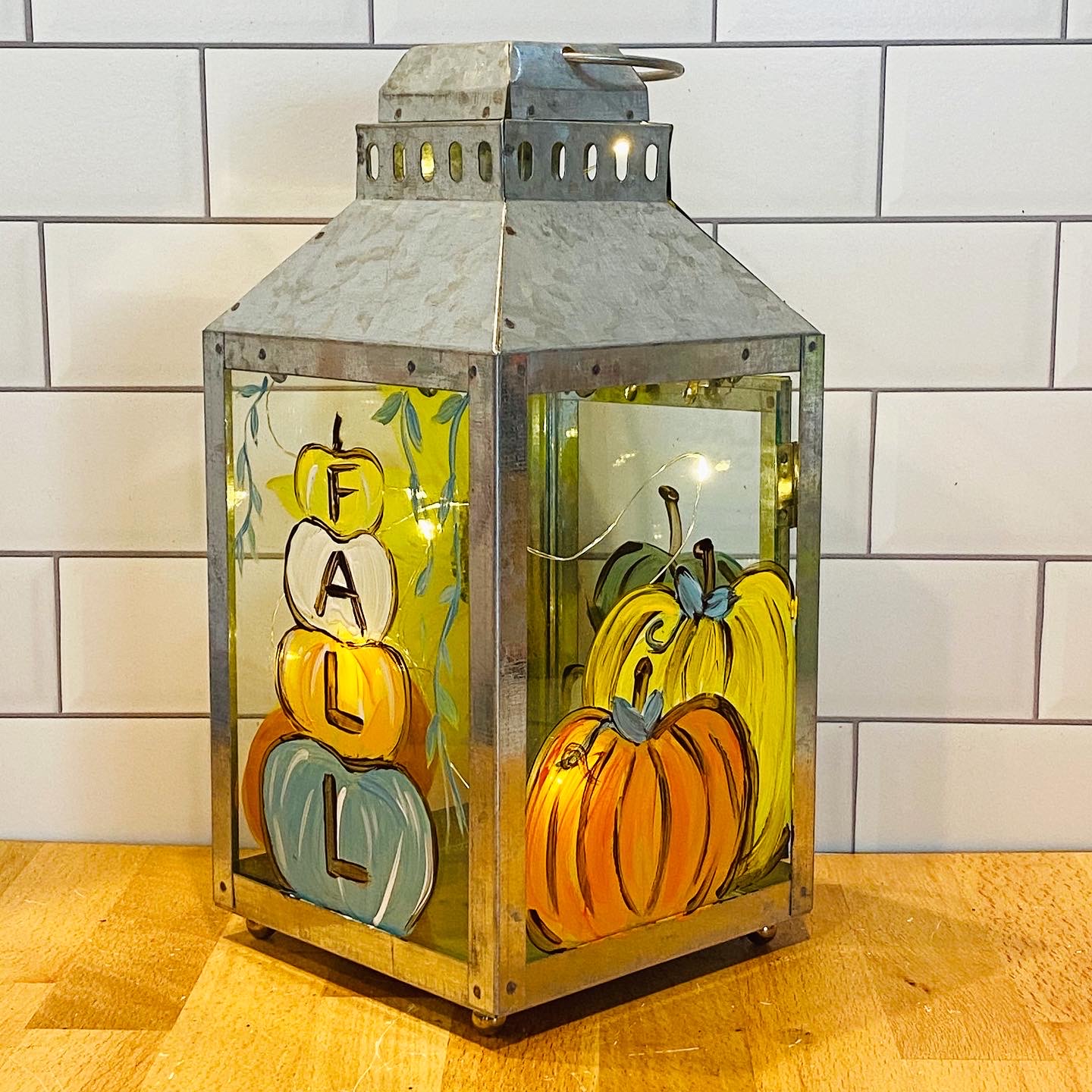 A Fall Pumpkins Lantern with Fairy Lights experience project by Yaymaker