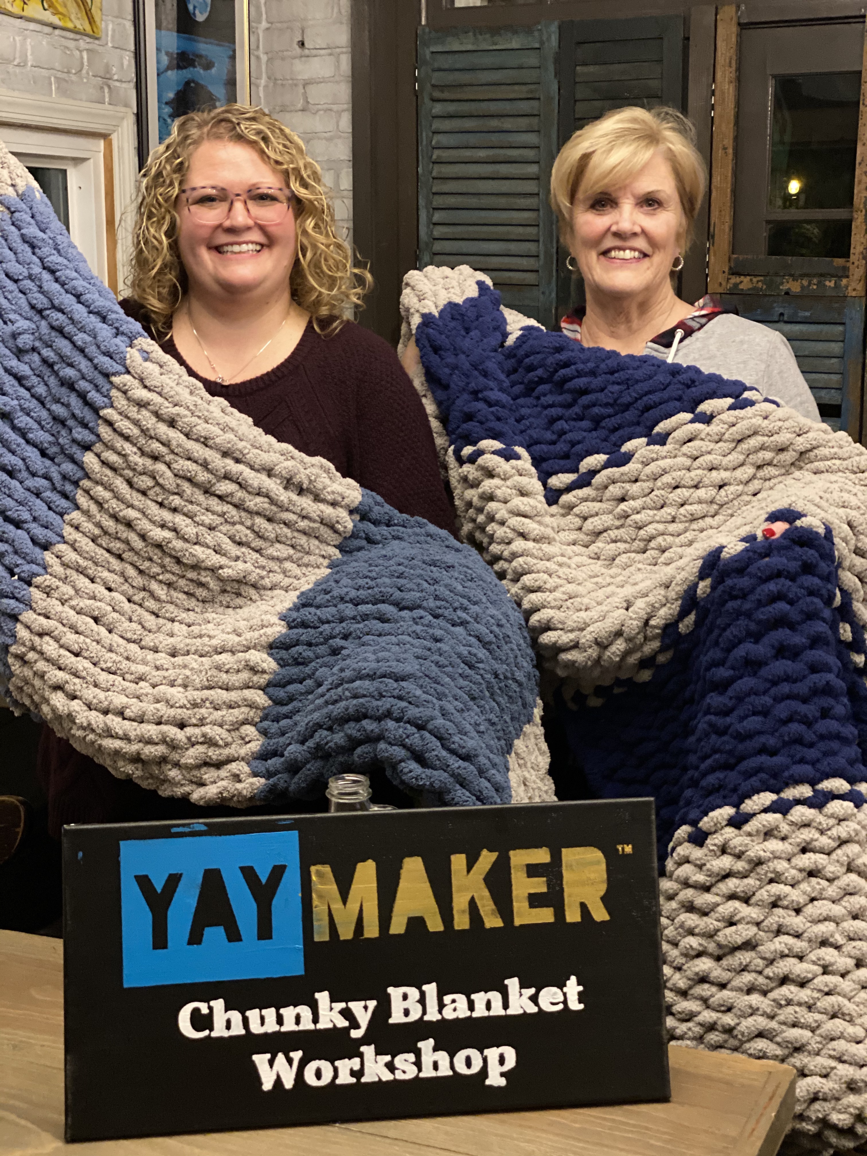 A Chunky Blanket Making with Friends experience project by Yaymaker