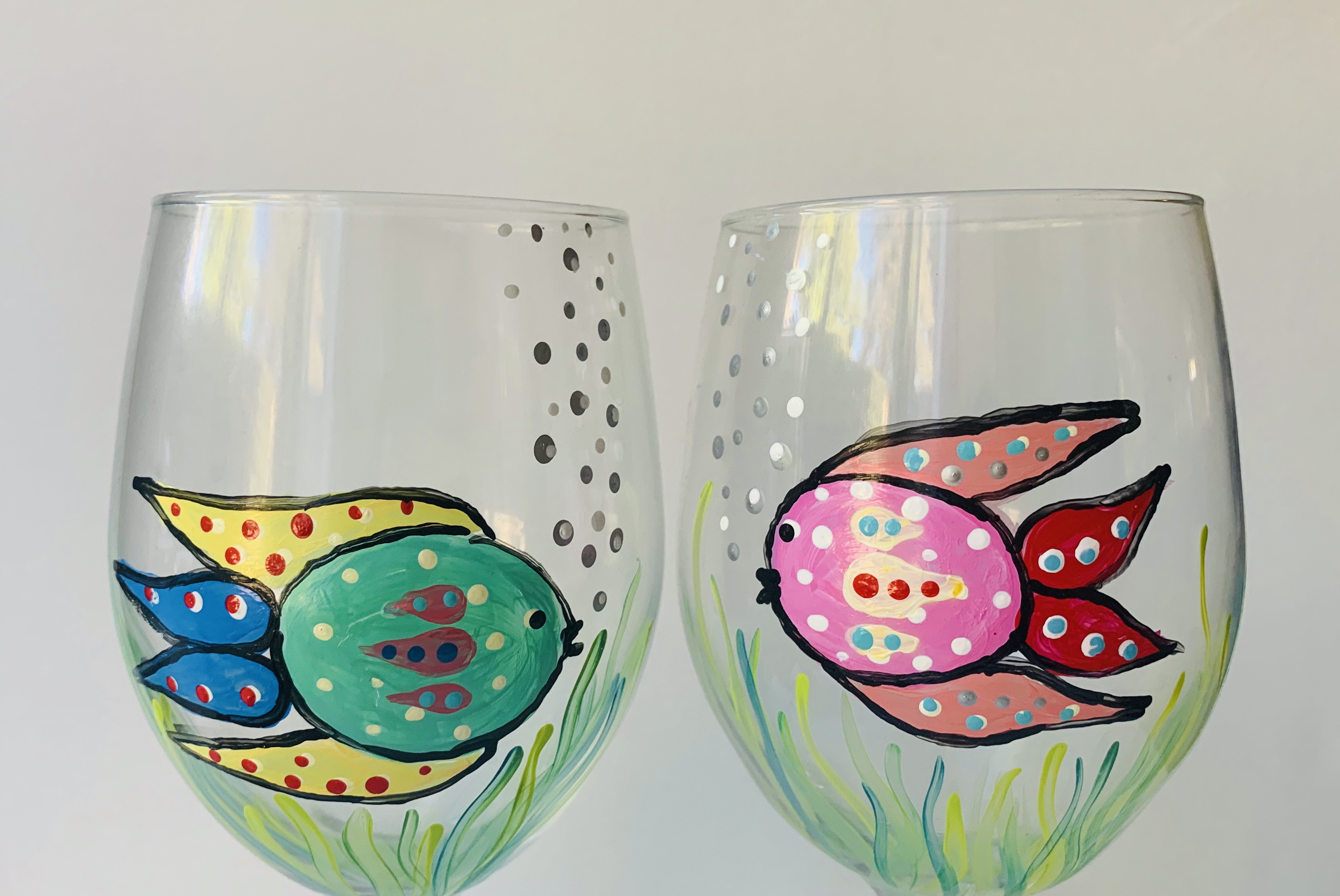 A Kissy Fish Wine Glasses experience project by Yaymaker