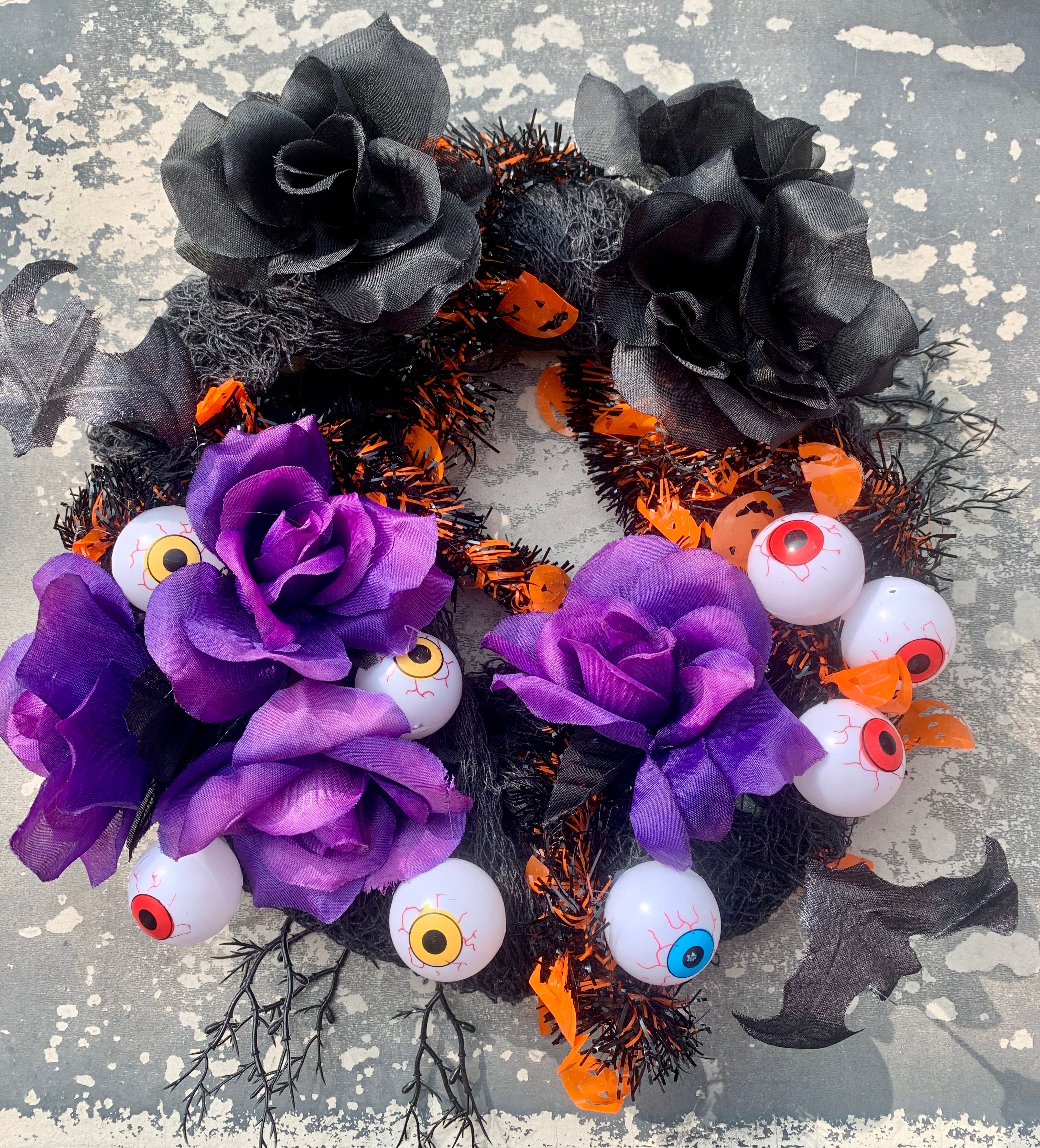 A Halloween eye wreath experience project by Yaymaker