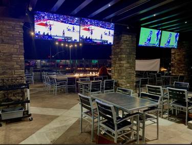 Oggis Pizza Restaurant and Brewhouse