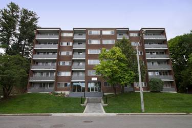 Forest Ridge Apartments , Ottawa, ON | Yaymaker