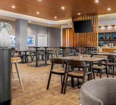 Spring Hill Suite By Marriott  , Fremont , CA | Yaymaker