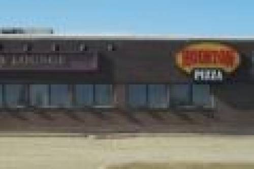 A photo of a Yaymaker Venue called Houston Pizza SC - Ages 13+ located in Swift Current, SK