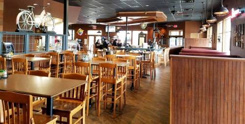 A photo of a Yaymaker Venue called Sammy Perrella's Pizzas & Restaurant (Elk River, MN) located in Elk River , MN