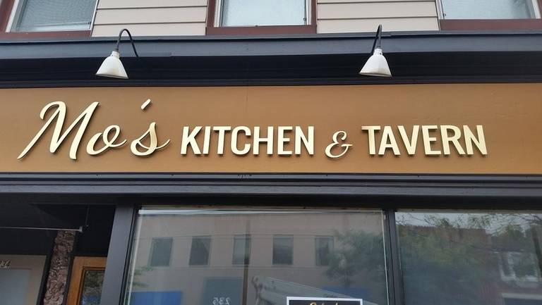 A photo of a Yaymaker Venue called Mo's Kitchen & Tavern - Oakville located in Oakville, ON