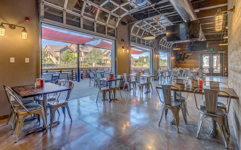 A photo of a Yaymaker Venue called Z Pizza Tap Room located in Bend, OR