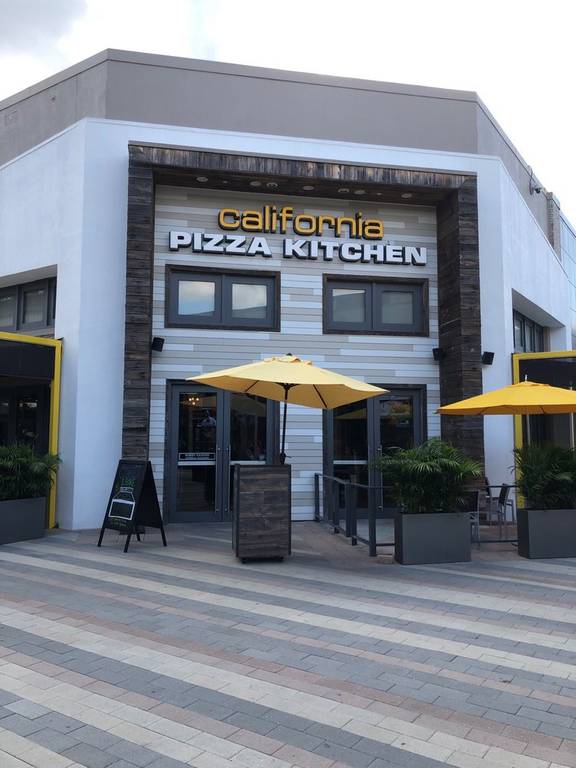 A photo of a Yaymaker Venue called California Kitchen Pizza (Sawgrass Mills) located in Sunrise, FL