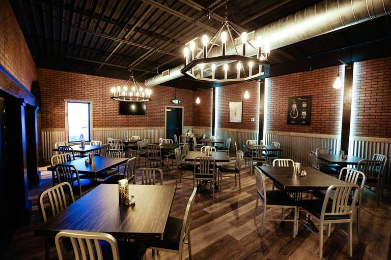 A photo of a Yaymaker Venue called Edison Pub & Eatery located in Cedar Rapids, IA