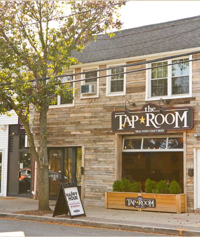 A photo of a Yaymaker Venue called Tap Room Massapequa #teamtavarone located in Massapequa Park , NY