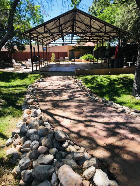 A photo of a Yaymaker Venue called B2B Garden Brewery located in Albuquerque, NM